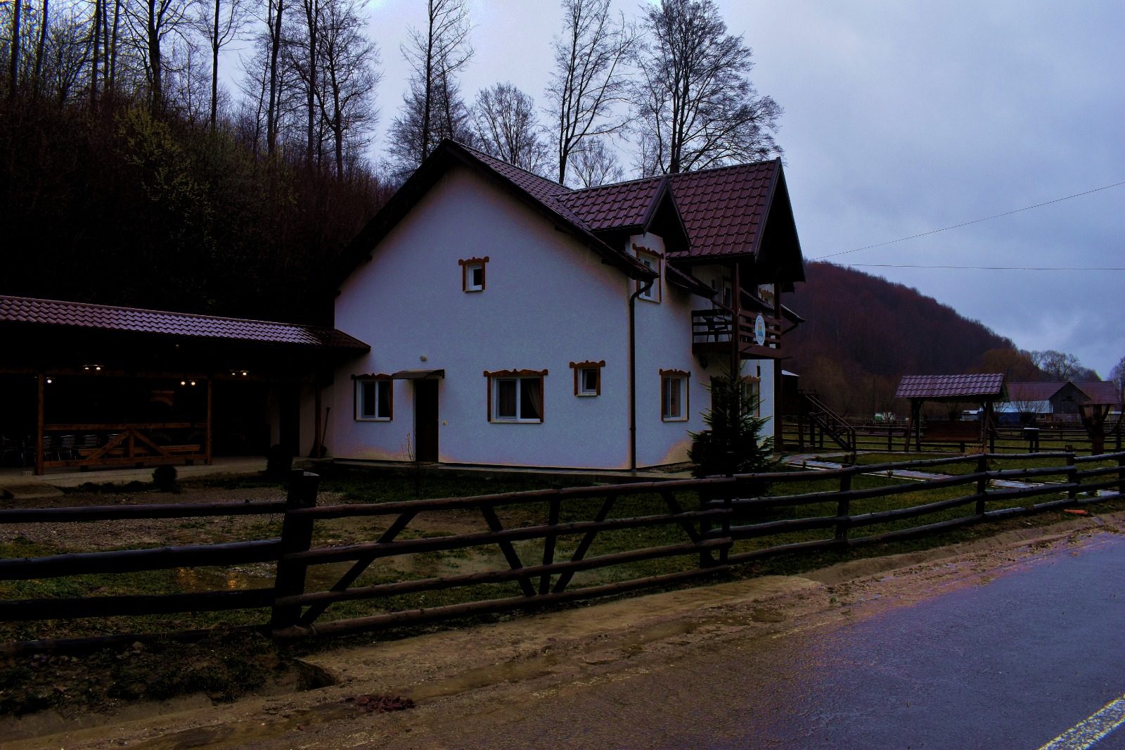 Casa Vânătorului Buzăiel — cazare în RO
