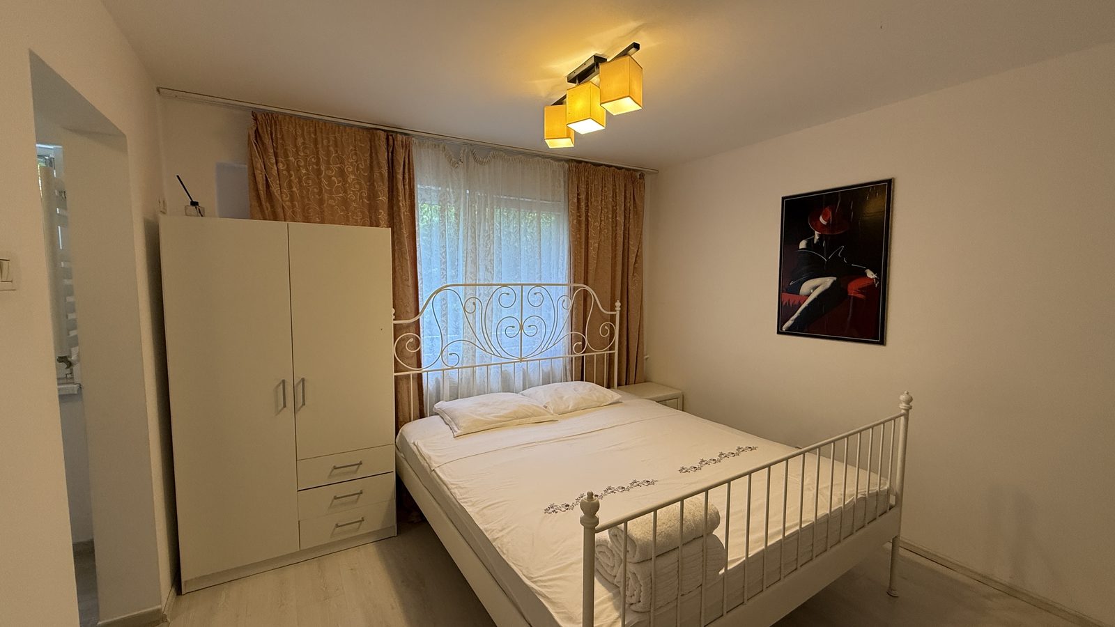 Piata Sudului Host — cazare în București, România