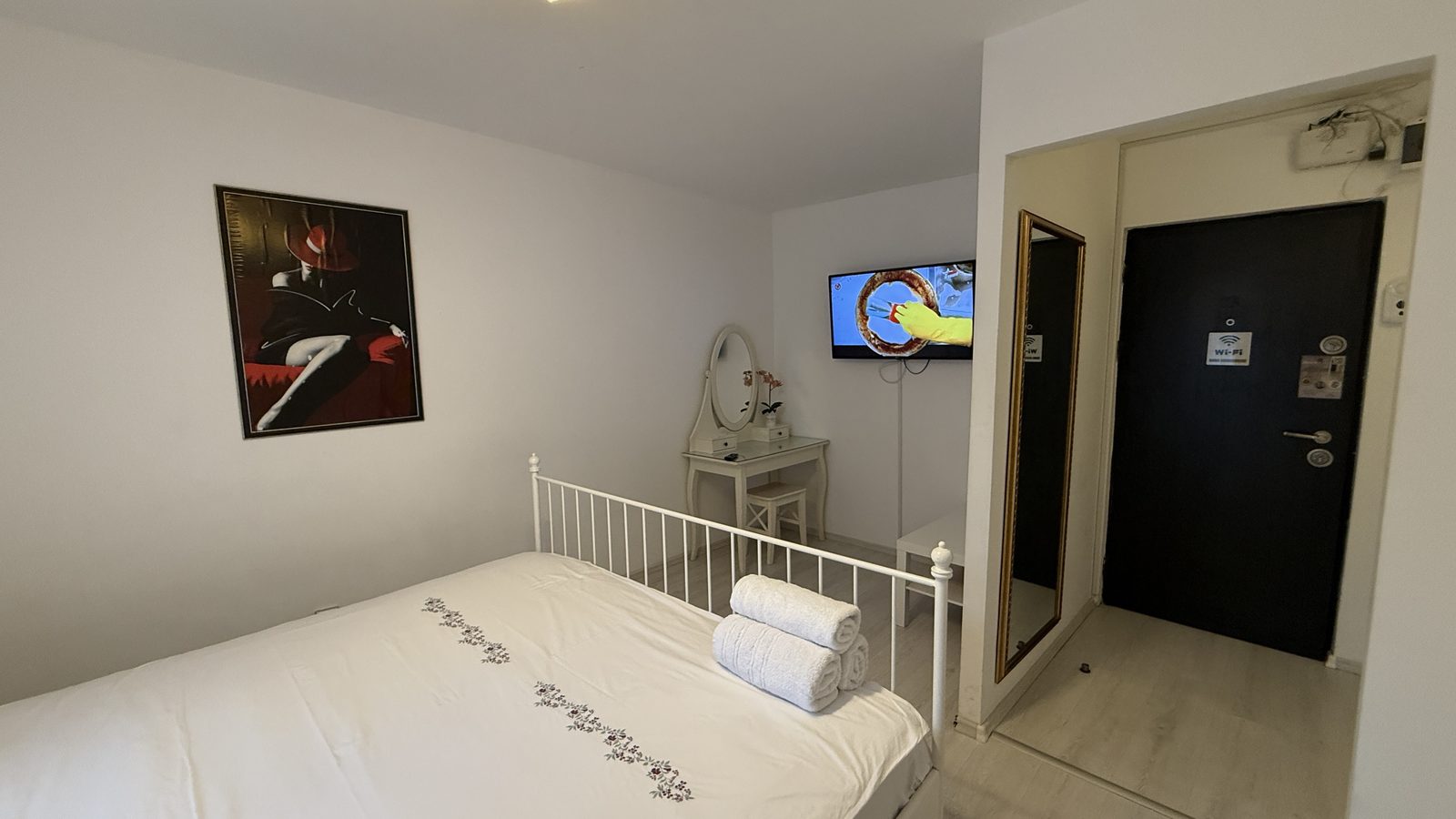 Piata Sudului Host — cazare în București, România